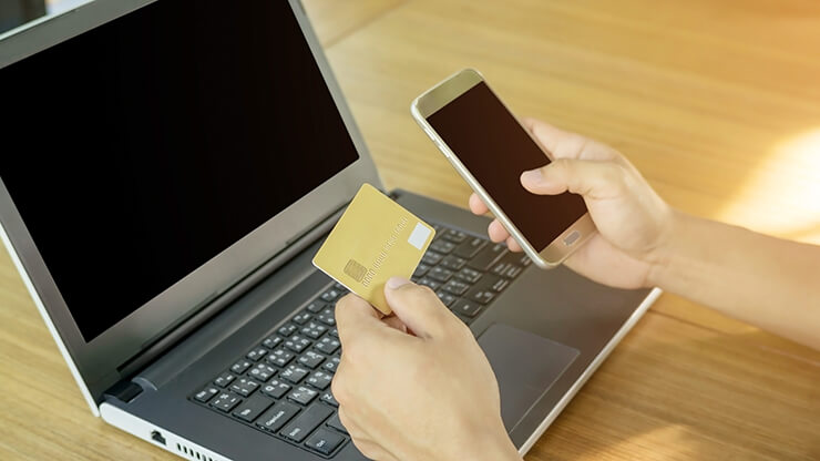 クレジットカードのショッピング枠の小さいカードは現金化しないこと